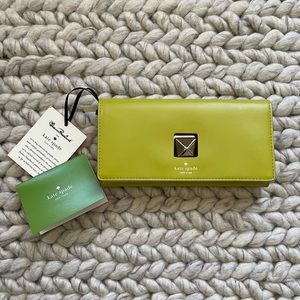 Brand New Kate Spade Turnlock Chartreuse wallet